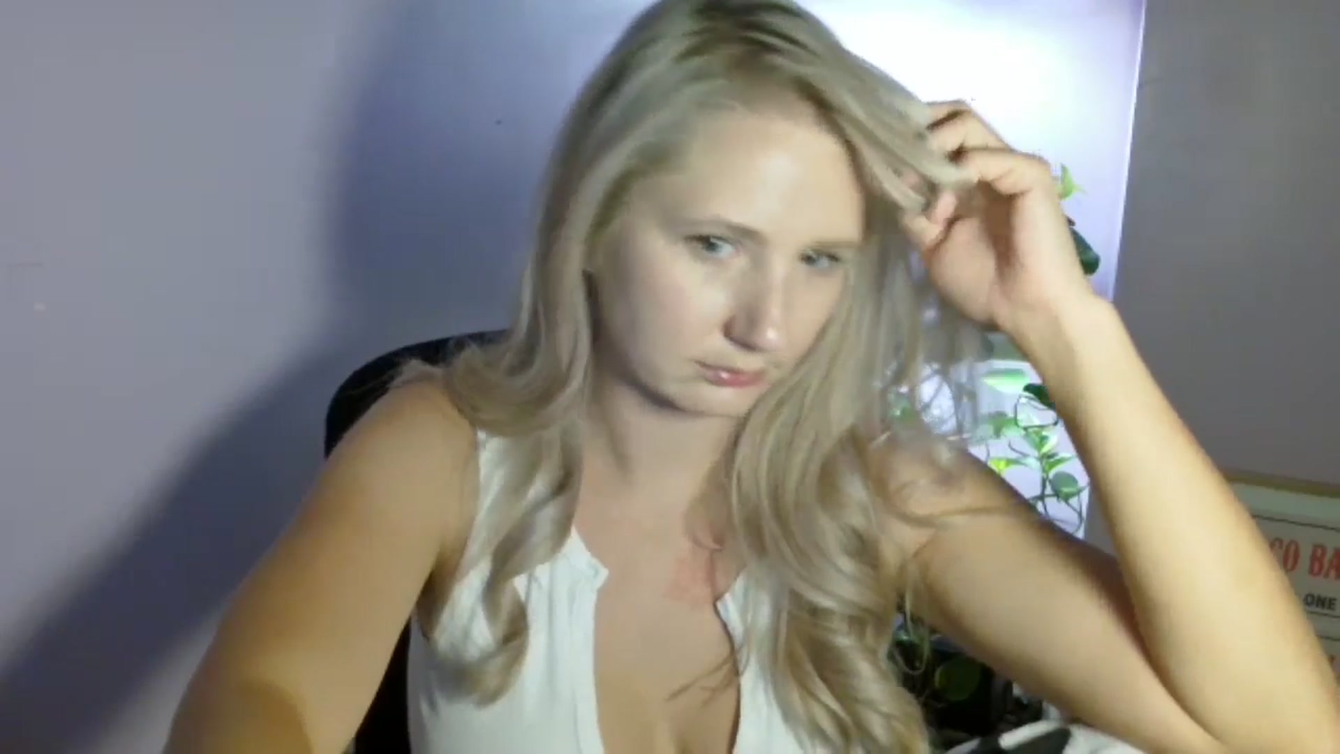 Gallery image thumbnail from EmmaHaze's myfreecams stream on, 08/26/2025, 04:07 image 13 of 20