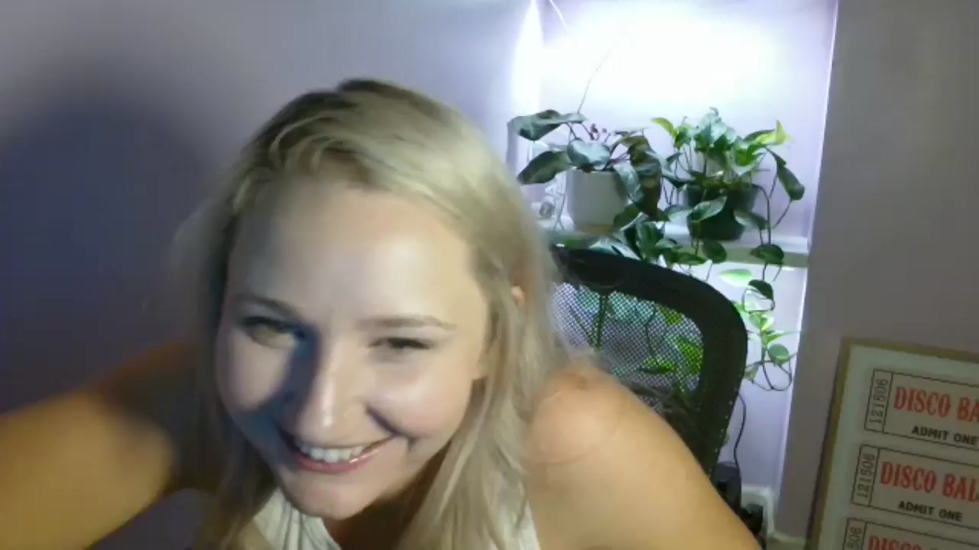 Gallery image thumbnail from EmmaHaze's myfreecams stream on, 08/26/2025, 04:07 image 9 of 20