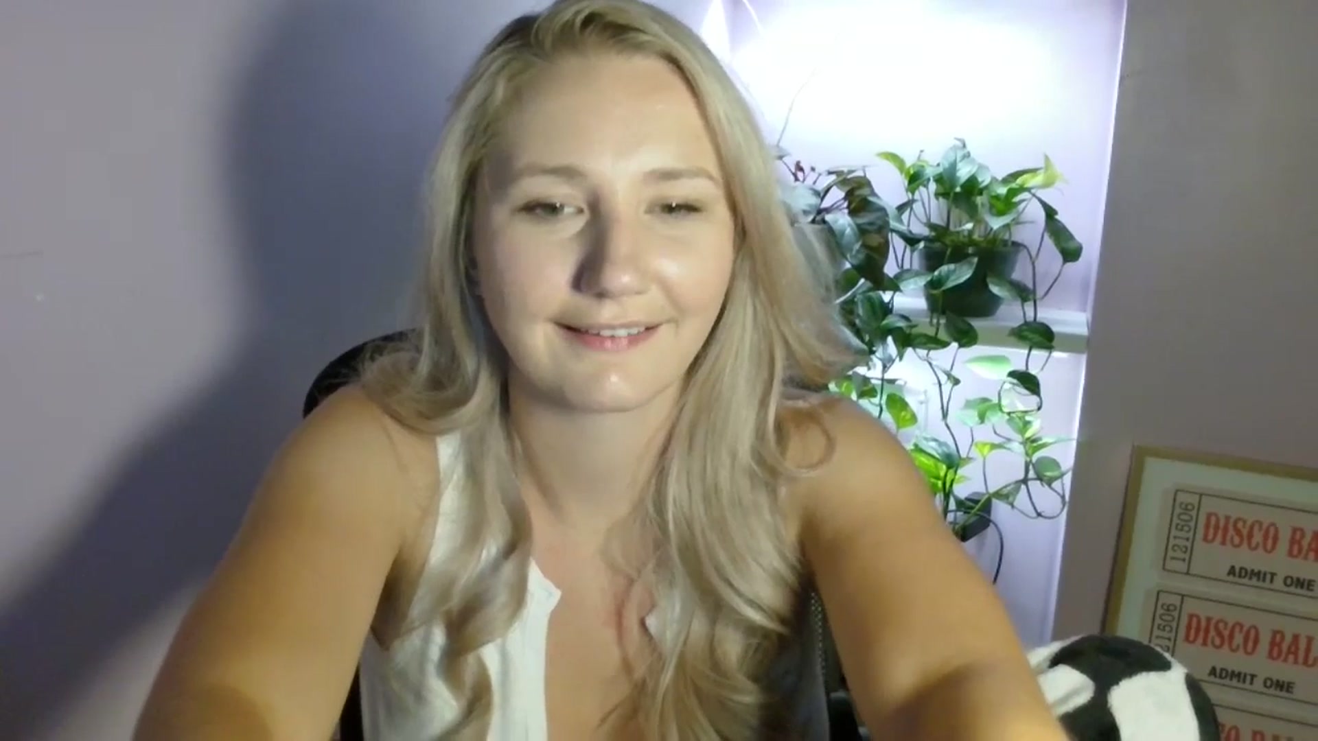 Gallery image thumbnail from EmmaHaze's myfreecams stream on, 08/26/2025, 04:07 image 18 of 20
