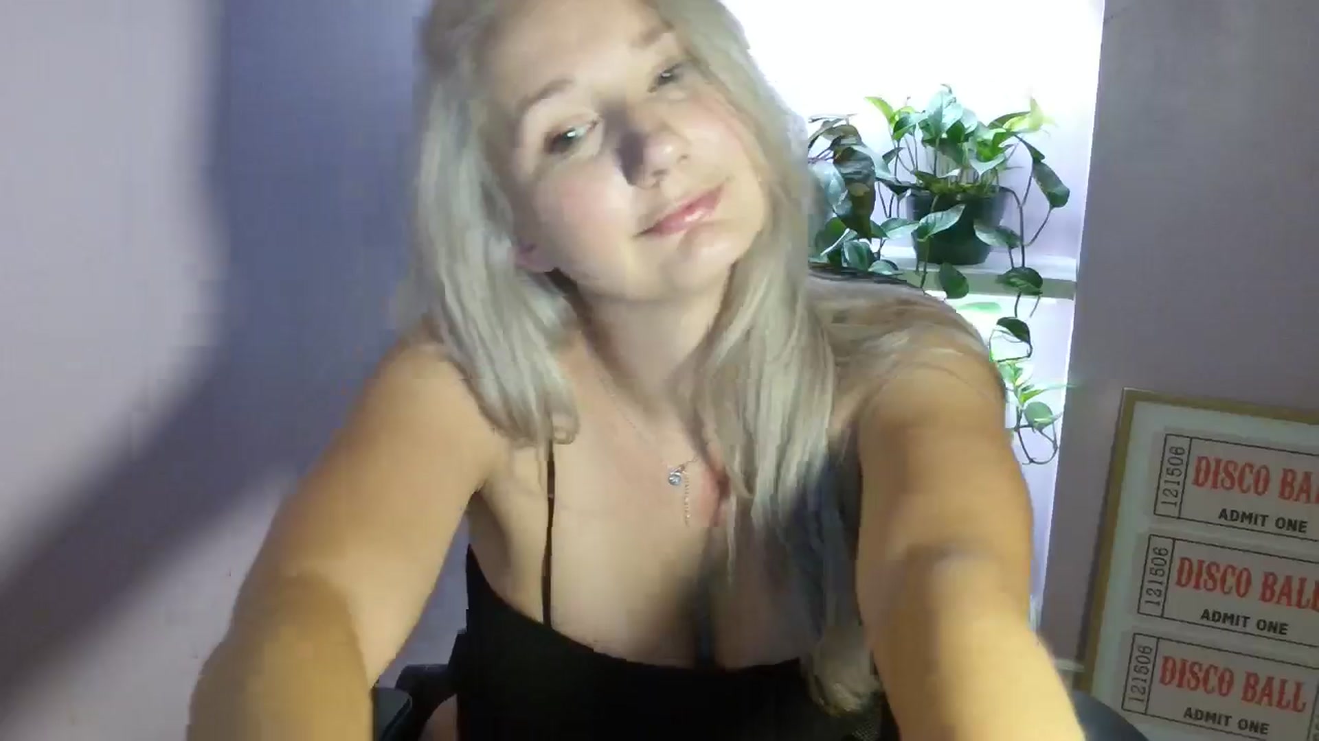 Gallery image thumbnail from EmmaHaze's myfreecams stream on, 08/27/2025, 05:08 image 7 of 20