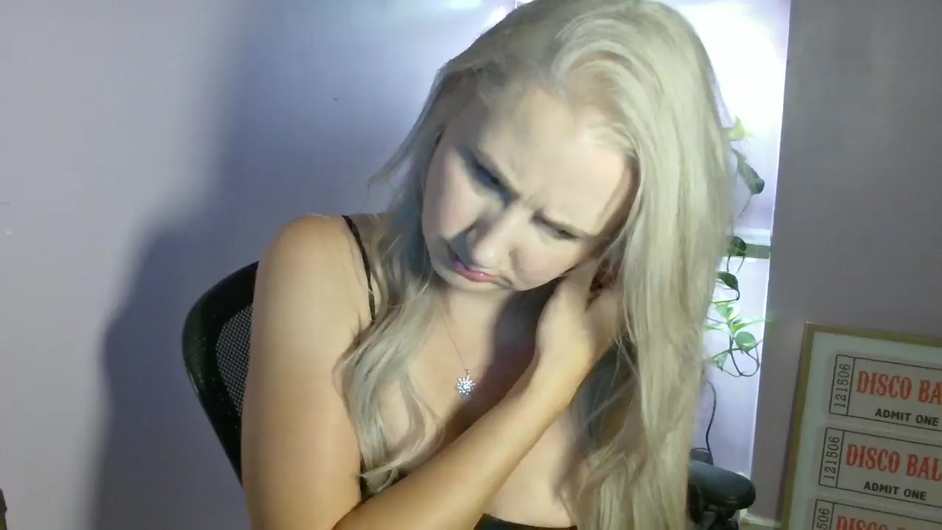 Gallery image thumbnail from EmmaHaze's myfreecams stream on, 08/27/2025, 05:08 image 11 of 20