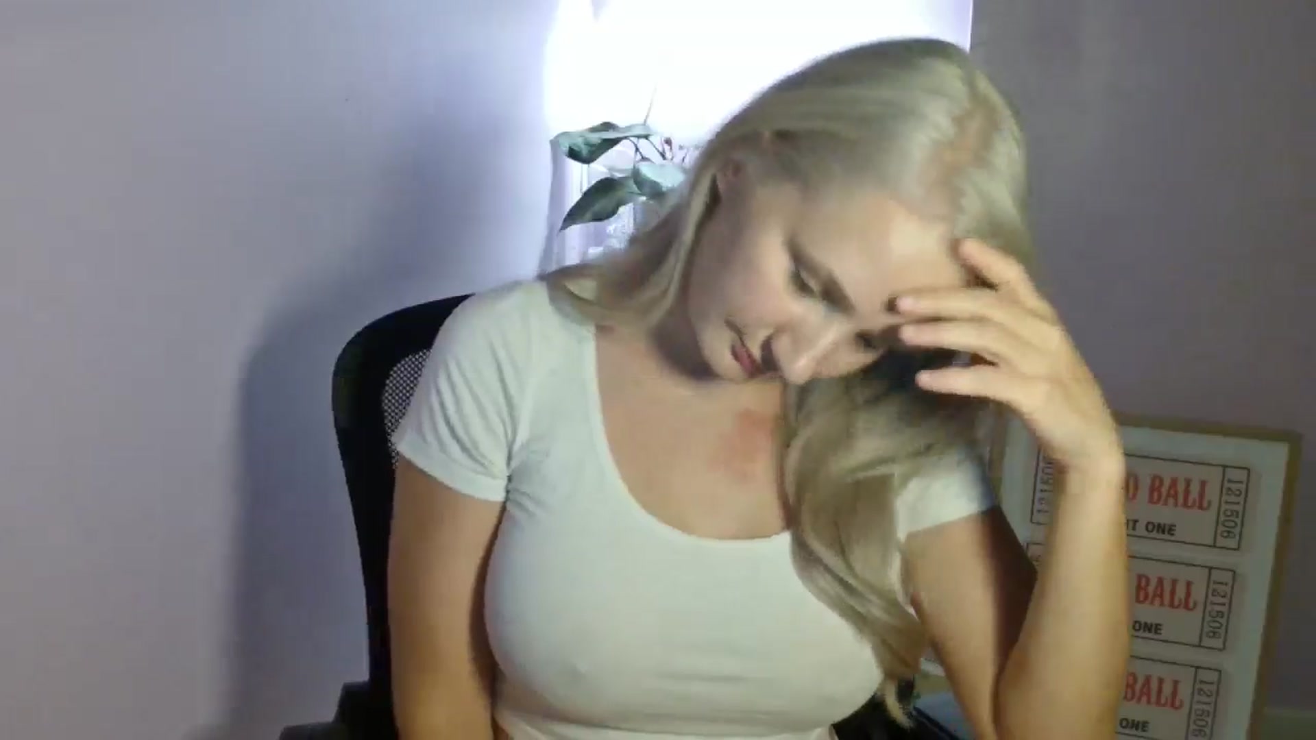 Gallery image thumbnail from EmmaHaze's myfreecams stream on, 08/28/2025, 05:03 image 20 of 20