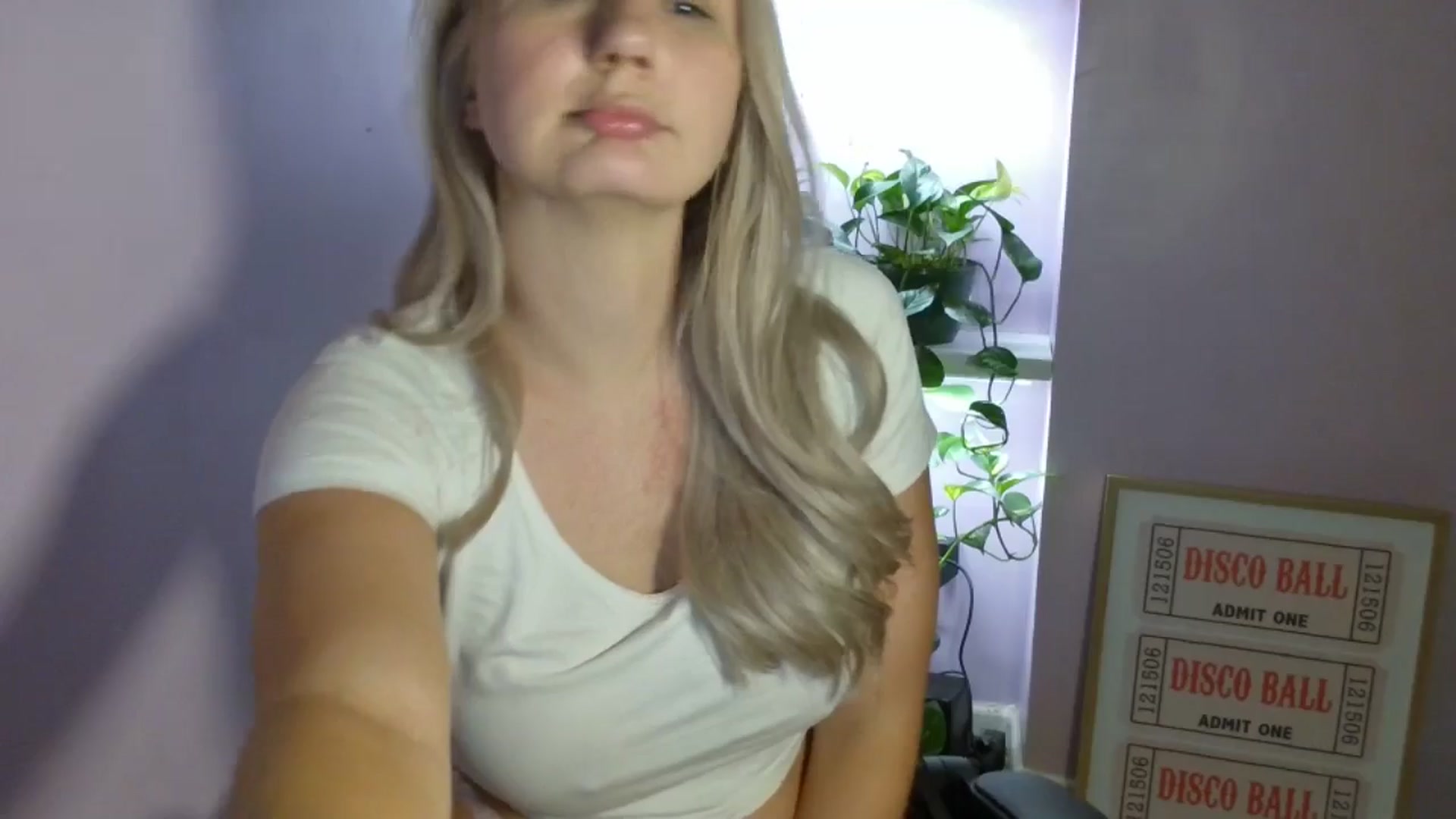 Gallery image thumbnail from EmmaHaze's myfreecams stream on, 08/28/2025, 05:52 image 13 of 20