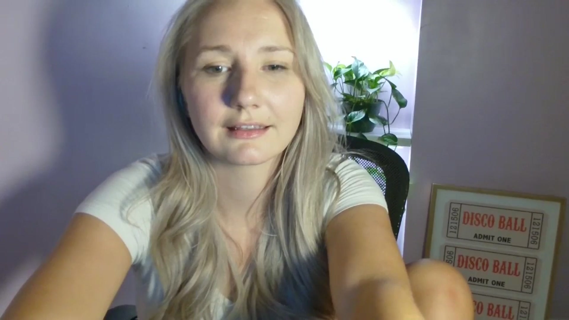 Gallery image thumbnail from EmmaHaze's myfreecams stream on, 08/28/2025, 05:52 image 10 of 20