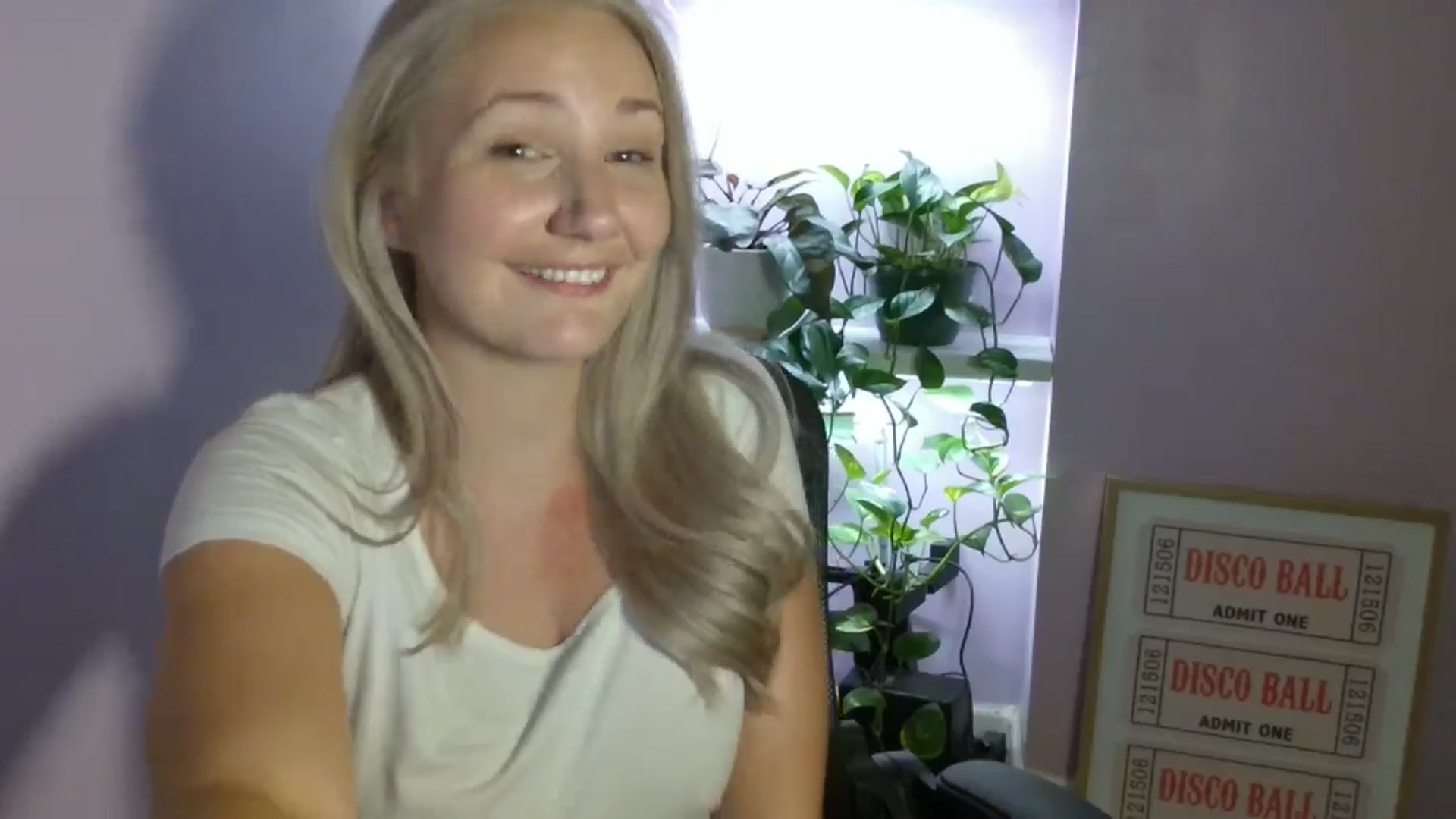 Gallery image thumbnail from EmmaHaze's myfreecams stream on, 08/28/2025, 05:52 image 14 of 20