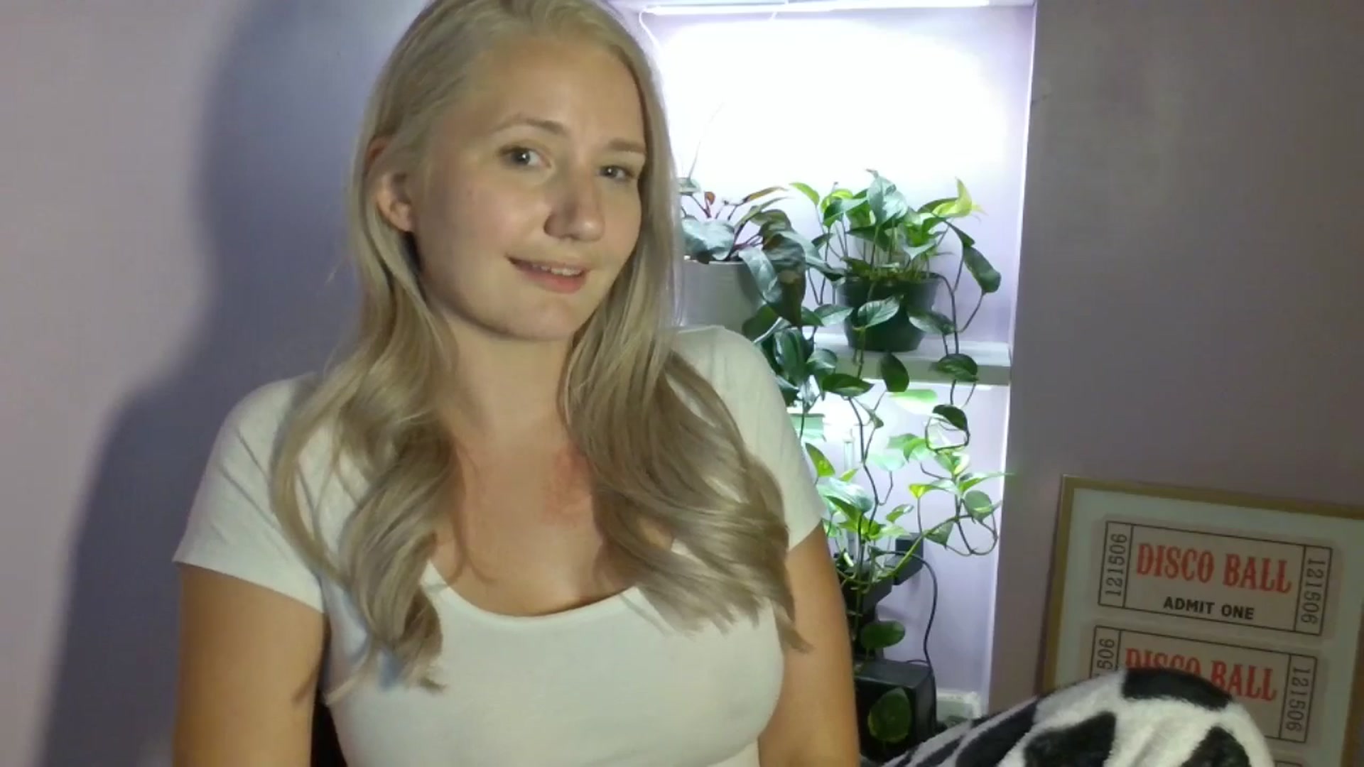 Gallery image thumbnail from EmmaHaze's myfreecams stream on, 08/28/2025, 06:59 image 2 of 20