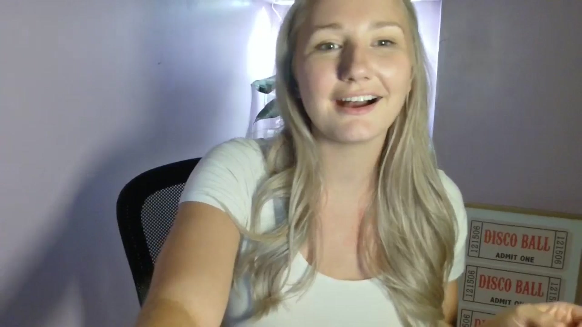 Gallery image thumbnail from EmmaHaze's myfreecams stream on, 08/28/2025, 06:59 image 6 of 20