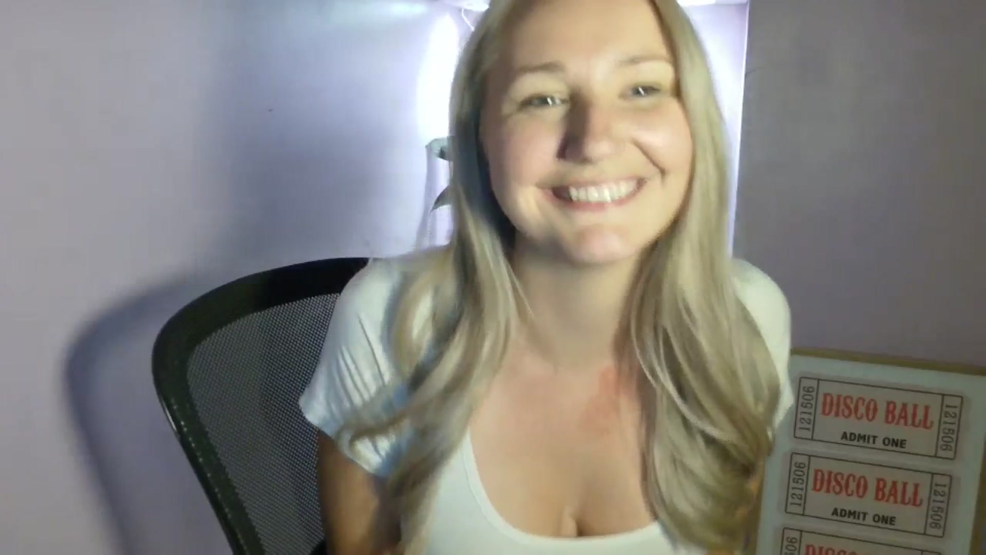 Gallery image thumbnail from EmmaHaze's myfreecams stream on, 08/28/2025, 06:59 image 7 of 20