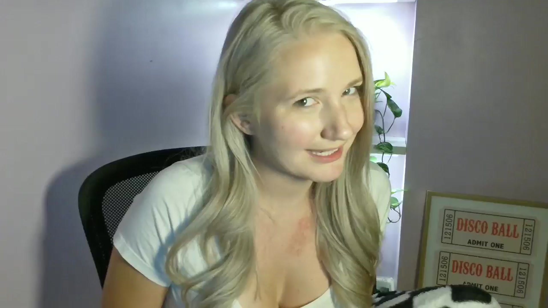 Gallery image thumbnail from EmmaHaze's myfreecams stream on, 08/28/2025, 06:59 image 1 of 20
