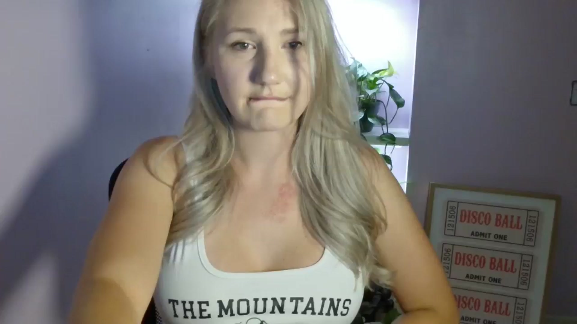 Gallery image thumbnail from EmmaHaze's myfreecams stream on, 08/29/2025, 04:37 image 4 of 20