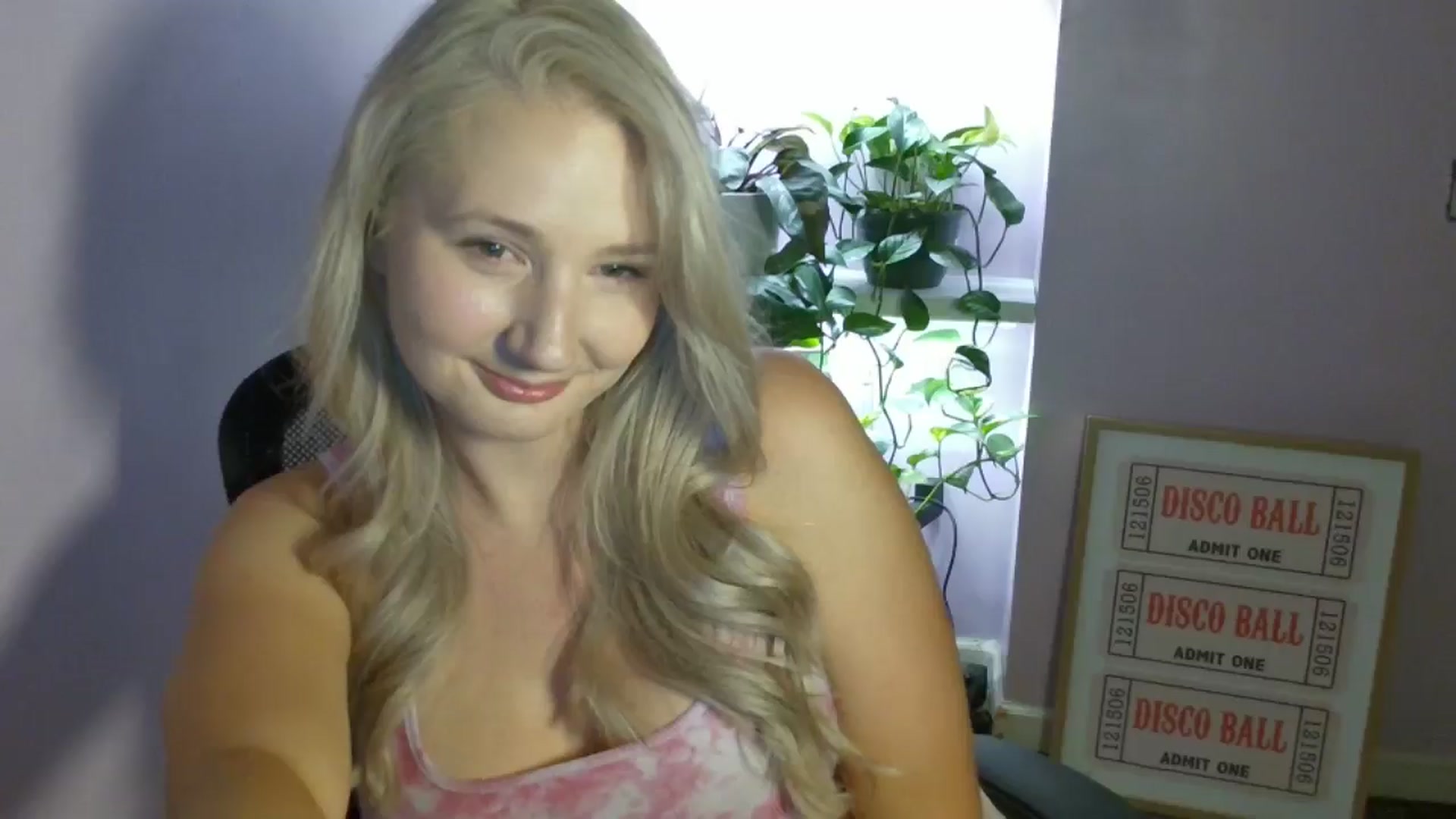 Gallery image thumbnail from EmmaHaze's myfreecams stream on, 08/30/2025, 05:44 image 7 of 20