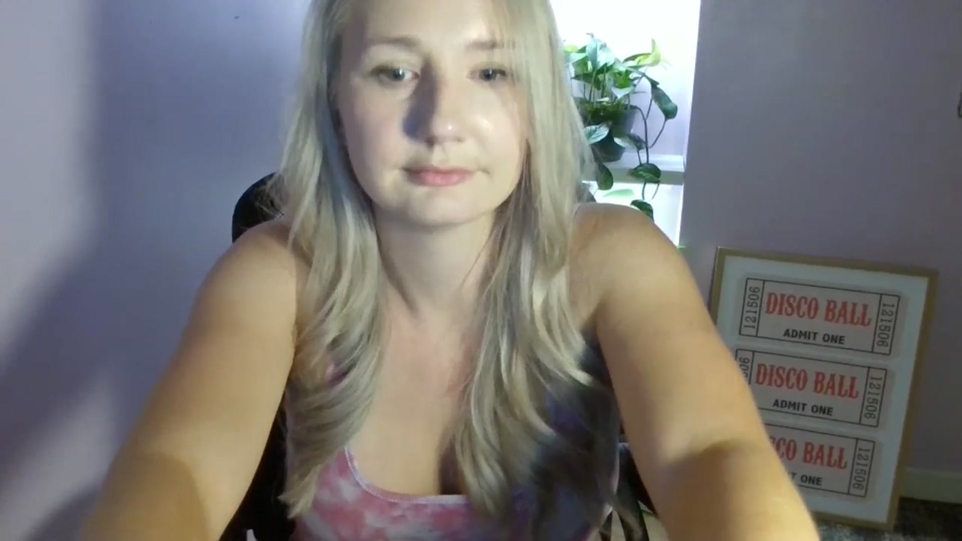 Gallery image thumbnail from EmmaHaze's myfreecams stream on, 08/30/2025, 06:09 image 6 of 20