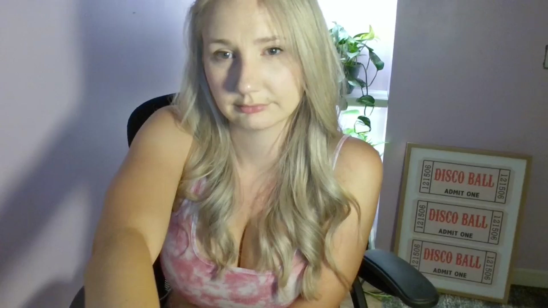 Gallery image thumbnail from EmmaHaze's myfreecams stream on, 08/30/2025, 06:09 image 3 of 20