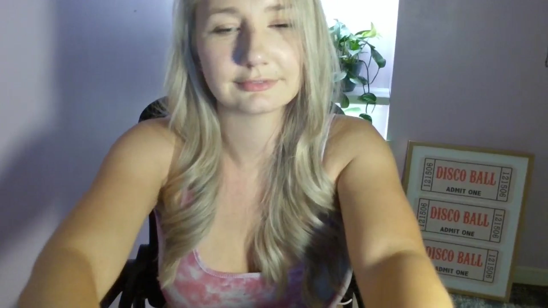 Gallery image thumbnail from EmmaHaze's myfreecams stream on, 08/30/2025, 06:09 image 7 of 20