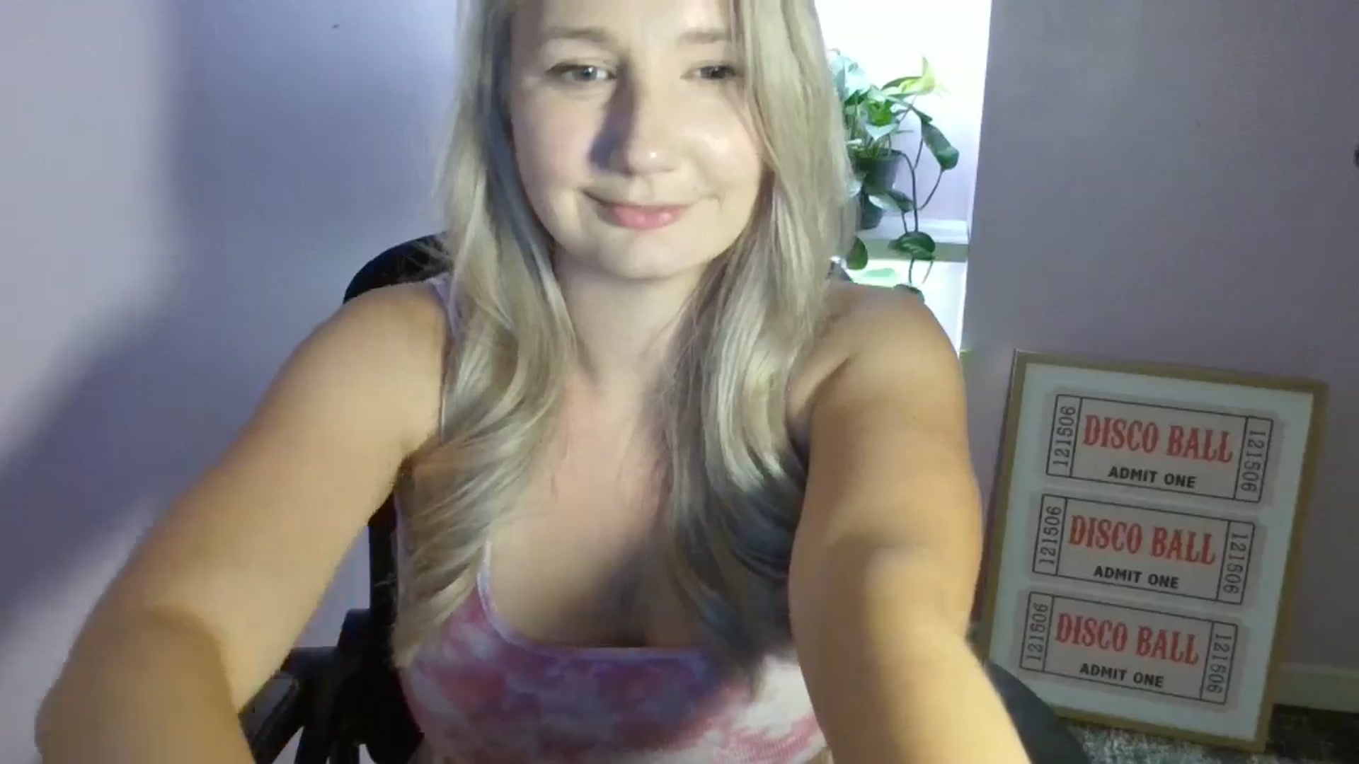 Gallery image thumbnail from EmmaHaze's myfreecams stream on, 08/30/2025, 06:09 image 9 of 20