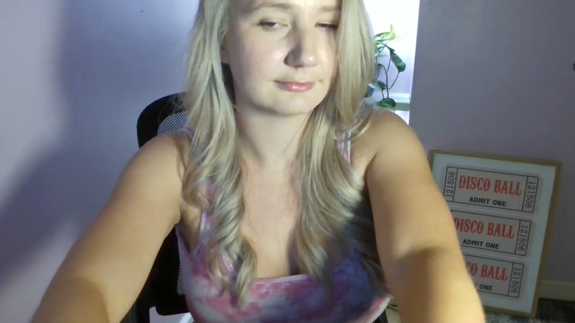 Gallery image thumbnail from EmmaHaze's myfreecams stream on, 08/30/2025, 06:09 image 13 of 20