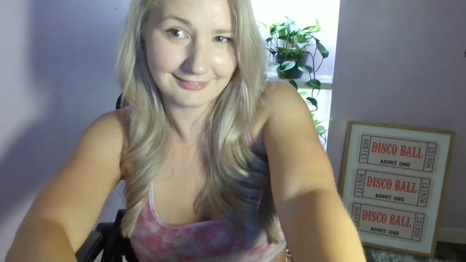 Gallery image thumbnail from EmmaHaze's myfreecams stream on, 08/30/2025, 06:09 image 10 of 20