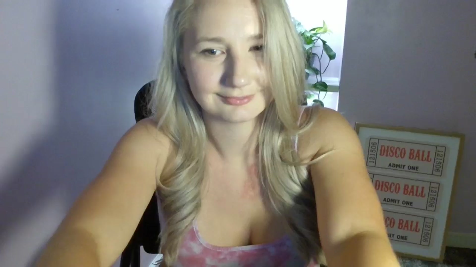 Gallery image thumbnail from EmmaHaze's myfreecams stream on, 08/30/2025, 06:09 image 14 of 20