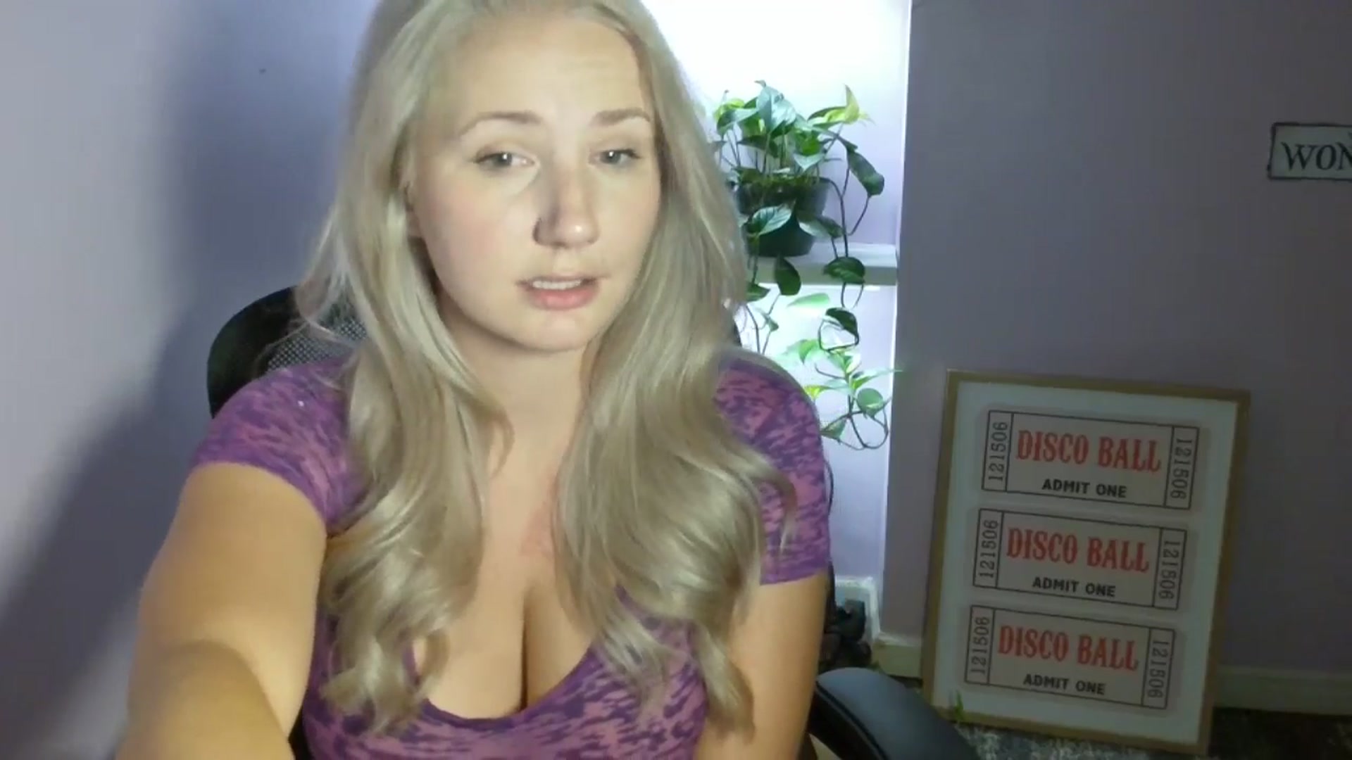 Gallery image thumbnail from EmmaHaze's myfreecams stream on, 08/31/2025, 06:17 image 19 of 20