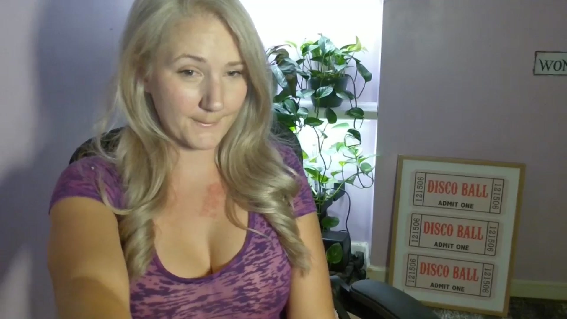 Gallery image thumbnail from EmmaHaze's myfreecams stream on, 08/31/2025, 06:17 image 6 of 20