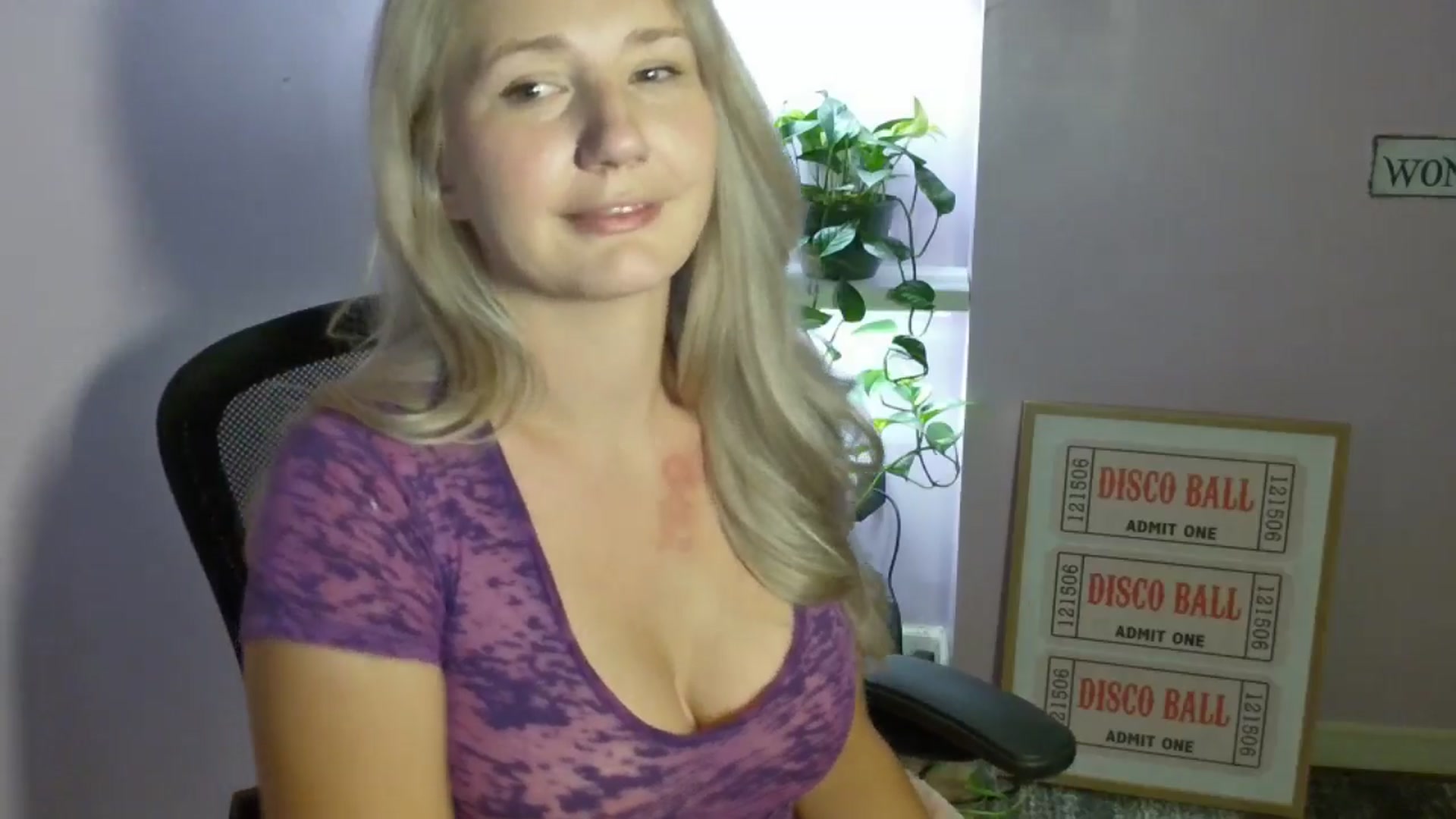 Gallery image thumbnail from EmmaHaze's myfreecams stream on, 08/31/2025, 06:17 image 11 of 20