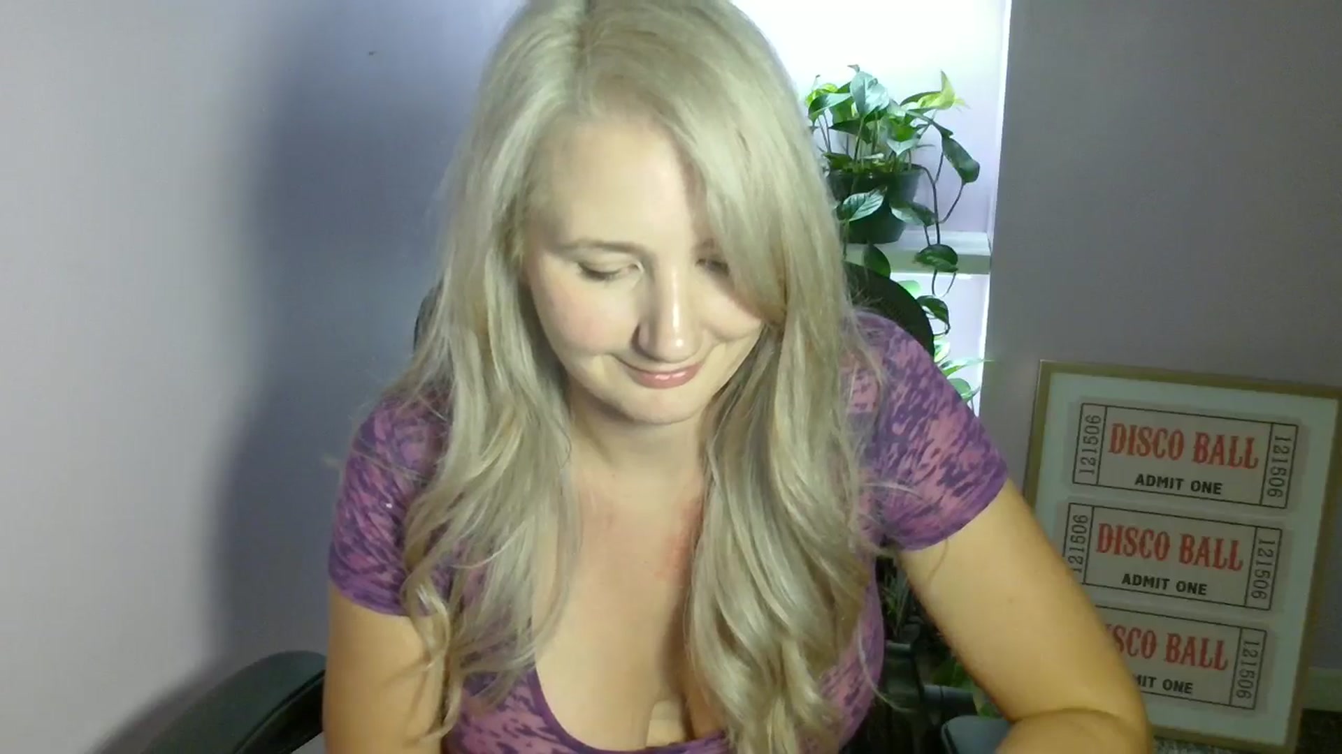 Gallery image thumbnail from EmmaHaze's myfreecams stream on, 08/31/2025, 08:27 image 12 of 20