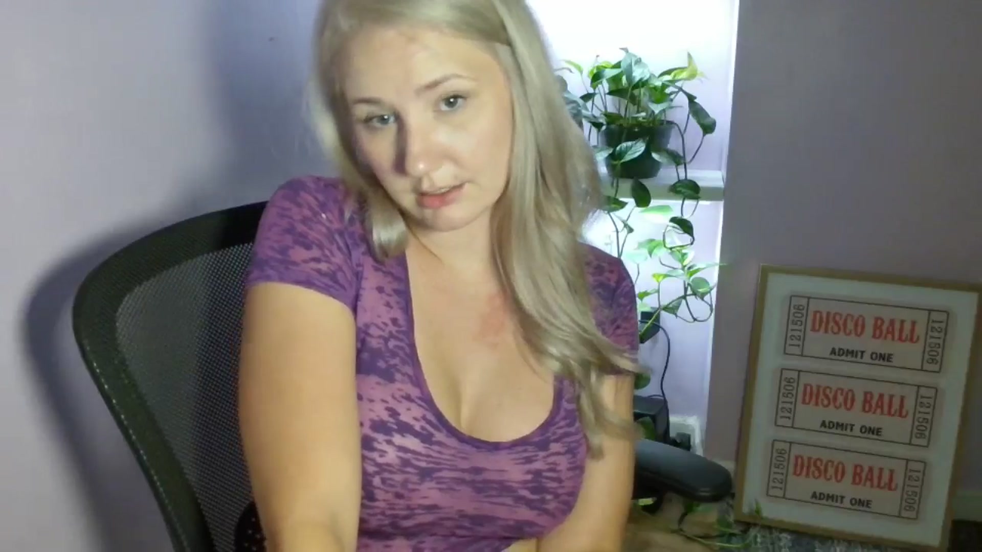 Gallery image thumbnail from EmmaHaze's myfreecams stream on, 08/31/2025, 08:27 image 19 of 20