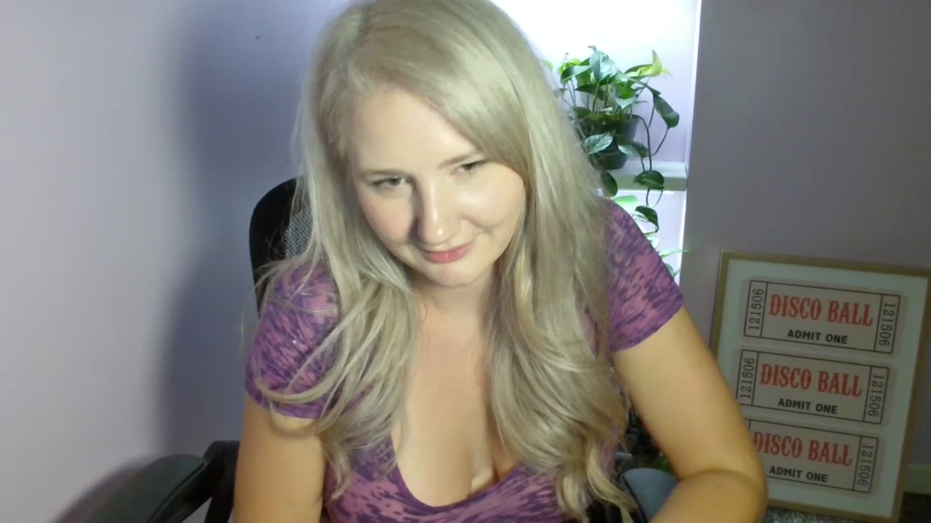Gallery image thumbnail from EmmaHaze's myfreecams stream on, 08/31/2025, 08:27 image 9 of 20
