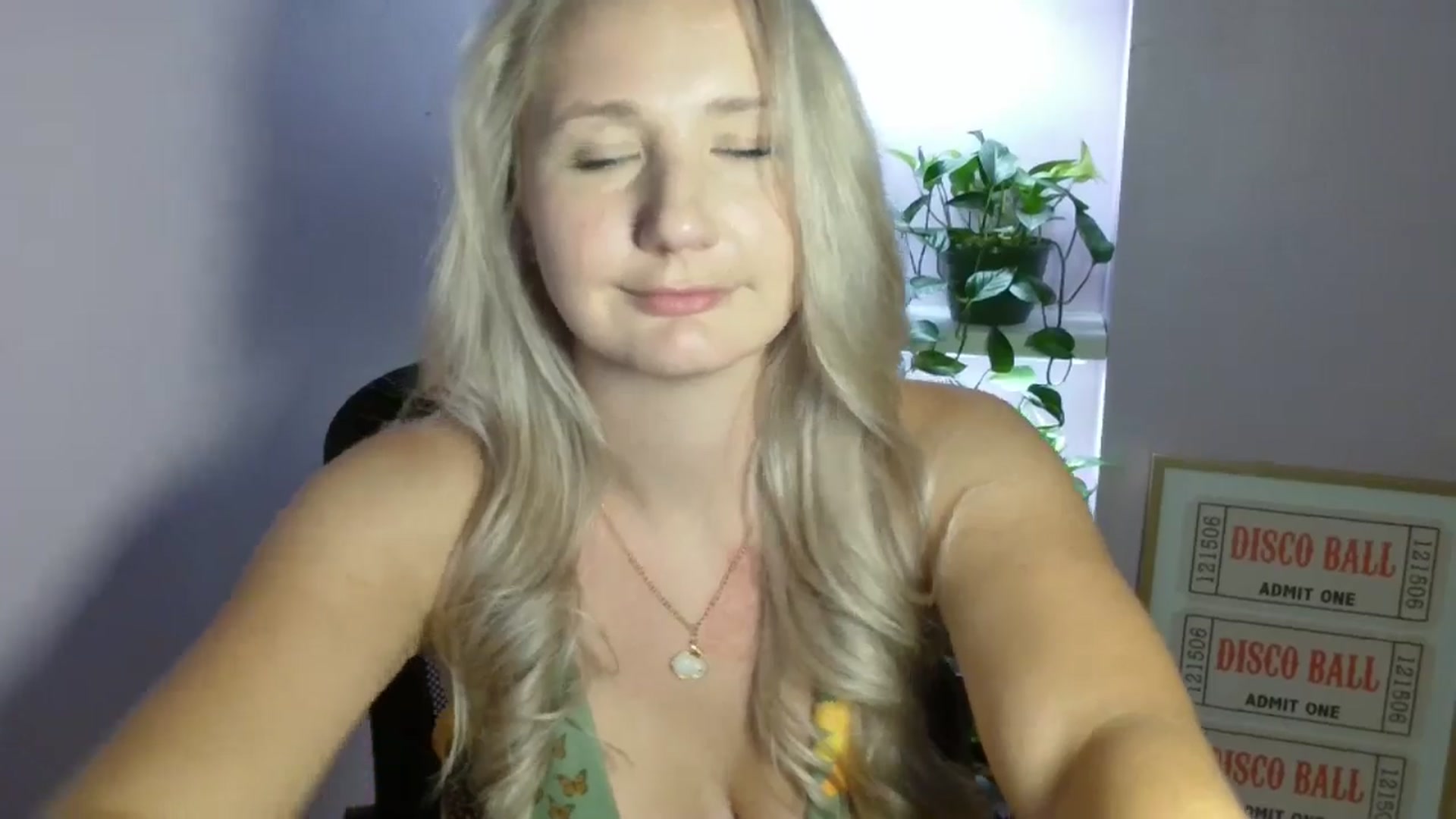 Gallery image thumbnail from EmmaHaze's myfreecams stream on, 09/01/2025, 06:05 image 18 of 20