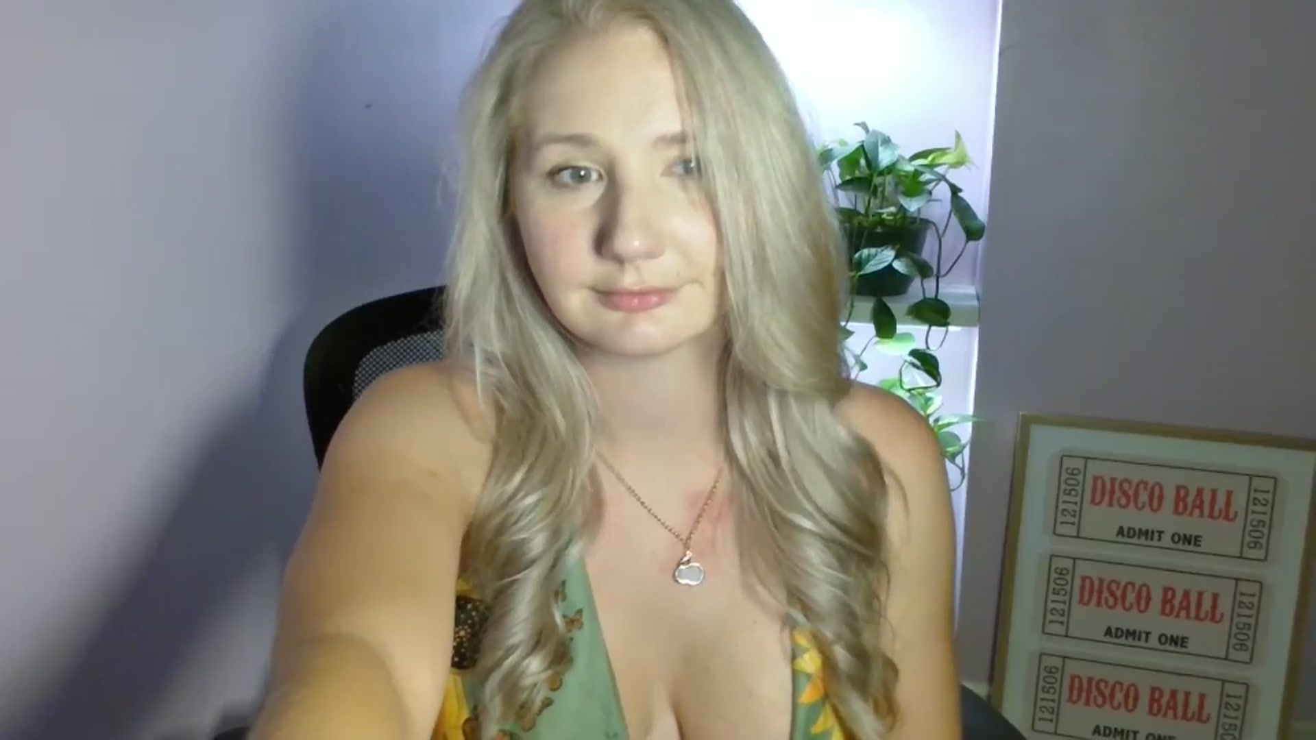 Gallery image thumbnail from EmmaHaze's myfreecams stream on, 09/01/2025, 06:05 image 5 of 20