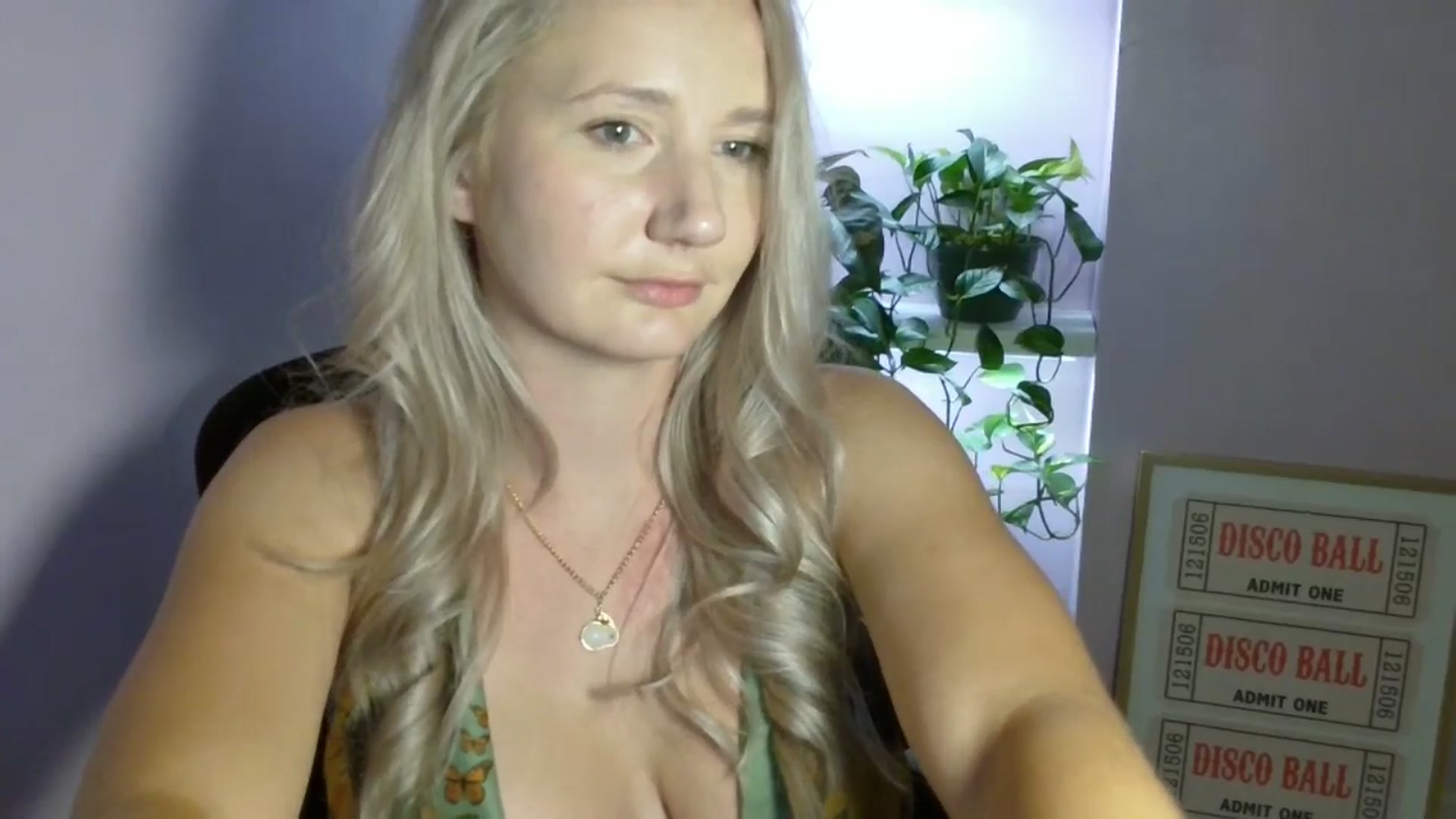Gallery image thumbnail from EmmaHaze's myfreecams stream on, 09/01/2025, 06:05 image 10 of 20