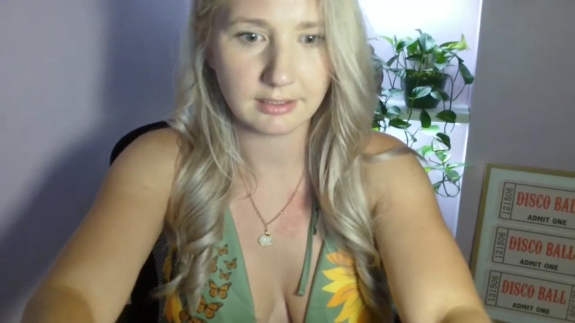 Gallery image thumbnail from EmmaHaze's myfreecams stream on, 09/01/2025, 07:37 image 6 of 20