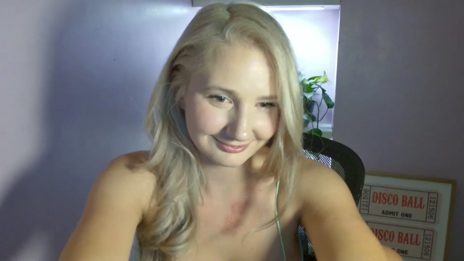 Gallery image thumbnail from EmmaHaze's myfreecams stream on, 09/02/2025, 03:45 image 17 of 20