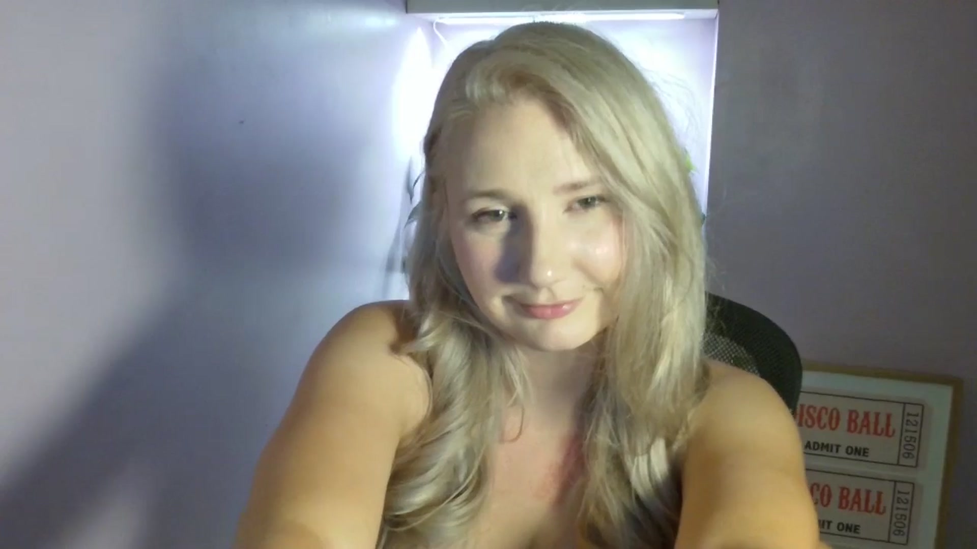 Gallery image thumbnail from EmmaHaze's myfreecams stream on, 09/02/2025, 03:45 image 16 of 20