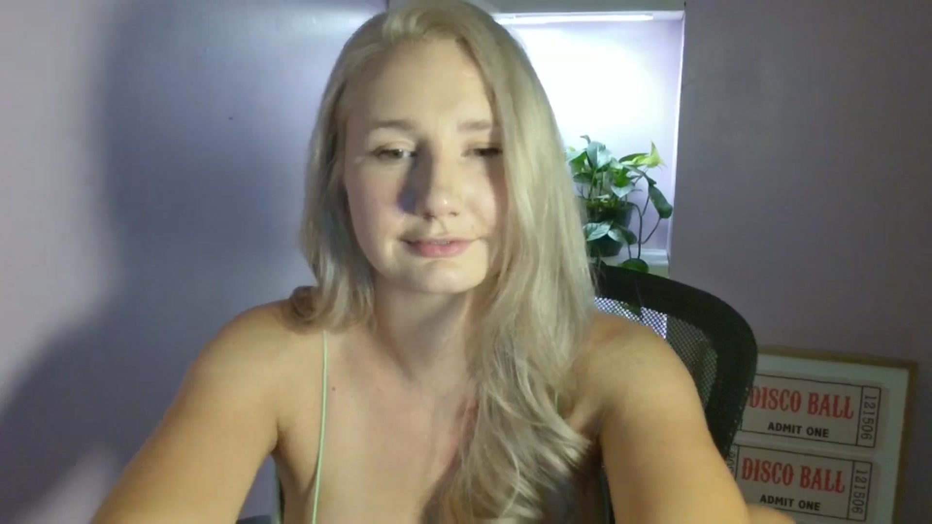 Gallery image thumbnail from EmmaHaze's myfreecams stream on, 09/02/2025, 03:45 image 15 of 20