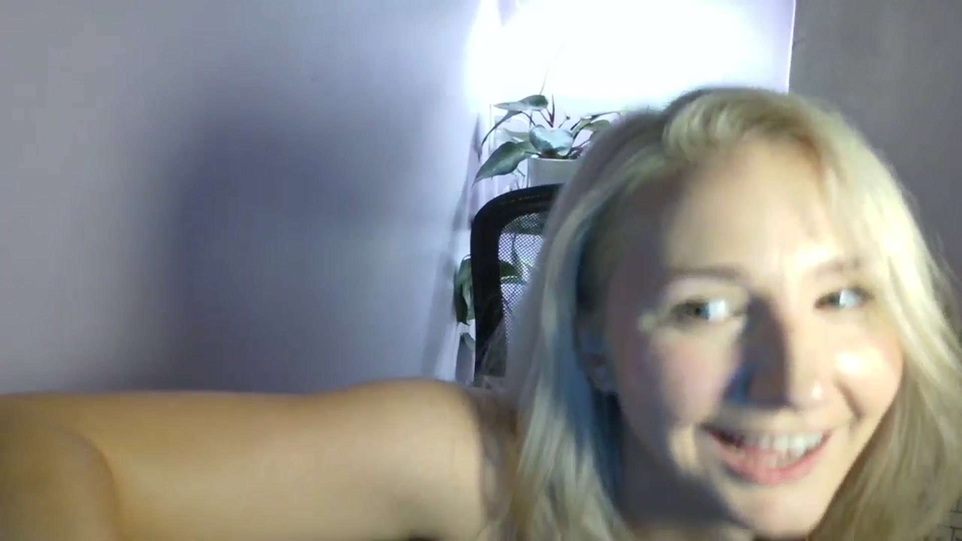Gallery image thumbnail from EmmaHaze's myfreecams stream on, 09/02/2025, 07:26 image 18 of 20