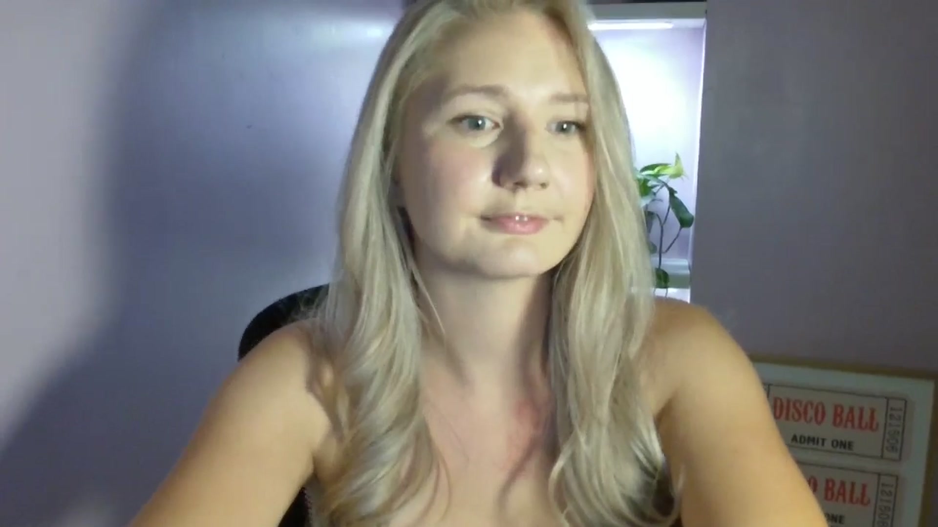 Gallery image thumbnail from EmmaHaze's myfreecams stream on, 09/02/2025, 07:26 image 5 of 20