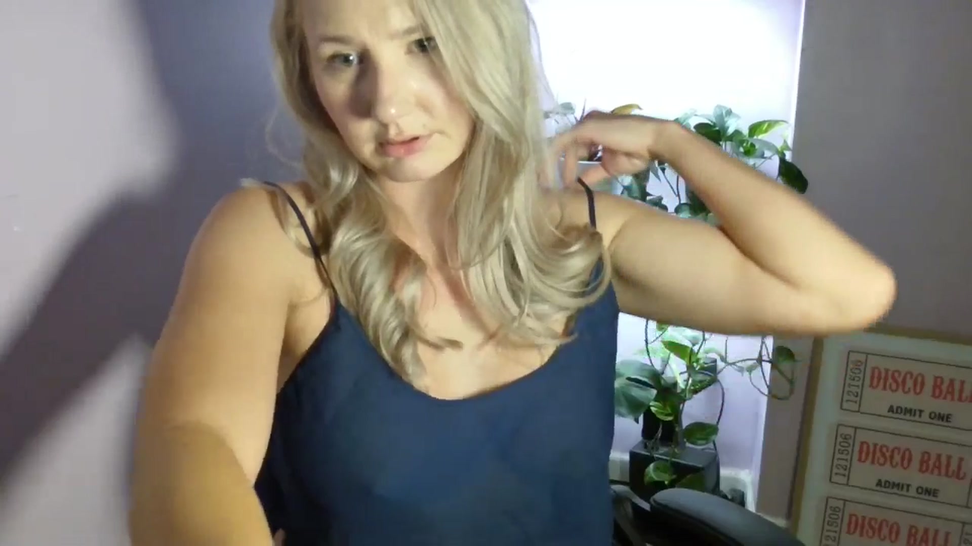 Gallery image thumbnail from EmmaHaze's myfreecams stream on, 09/03/2025, 06:03 image 20 of 20