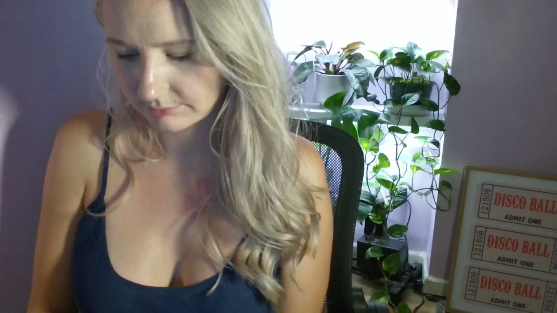 Gallery image thumbnail from EmmaHaze's myfreecams stream on, 09/03/2025, 06:46 image 16 of 20