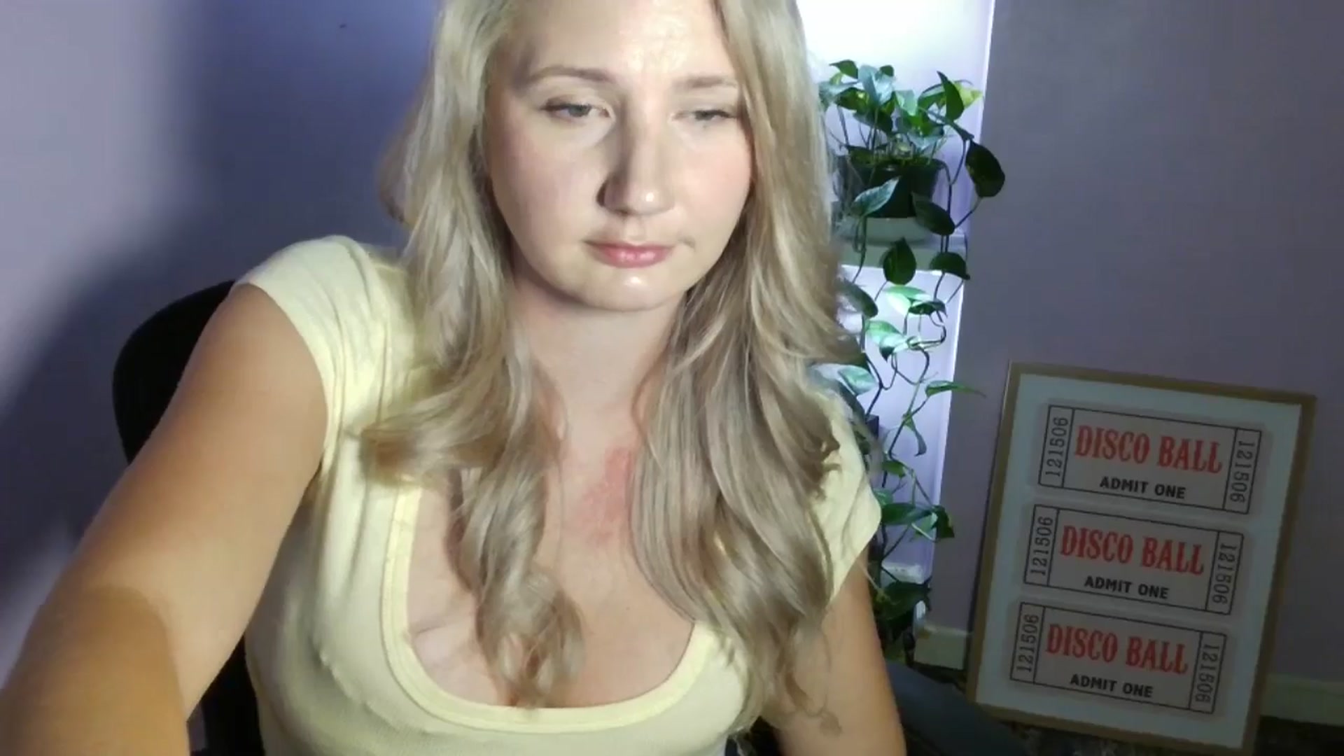 Gallery image thumbnail from EmmaHaze's myfreecams stream on, 09/11/2025, 05:04 image 17 of 20