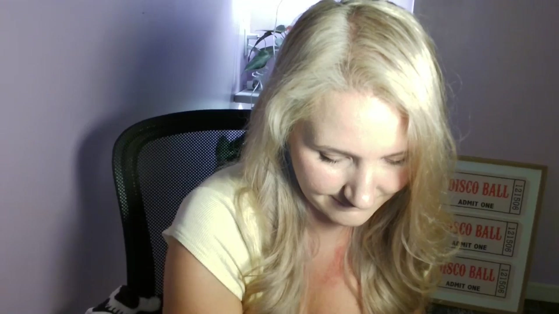 Gallery image thumbnail from EmmaHaze's myfreecams stream on, 09/11/2025, 05:04 image 12 of 20