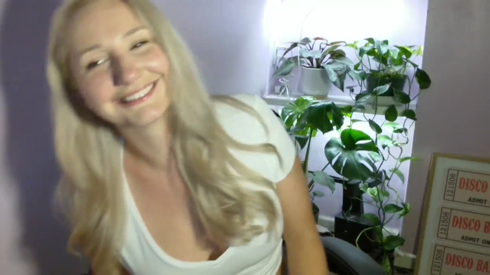 Gallery image thumbnail from EmmaHaze's myfreecams stream on, 09/13/2025, 04:33 image 19 of 20