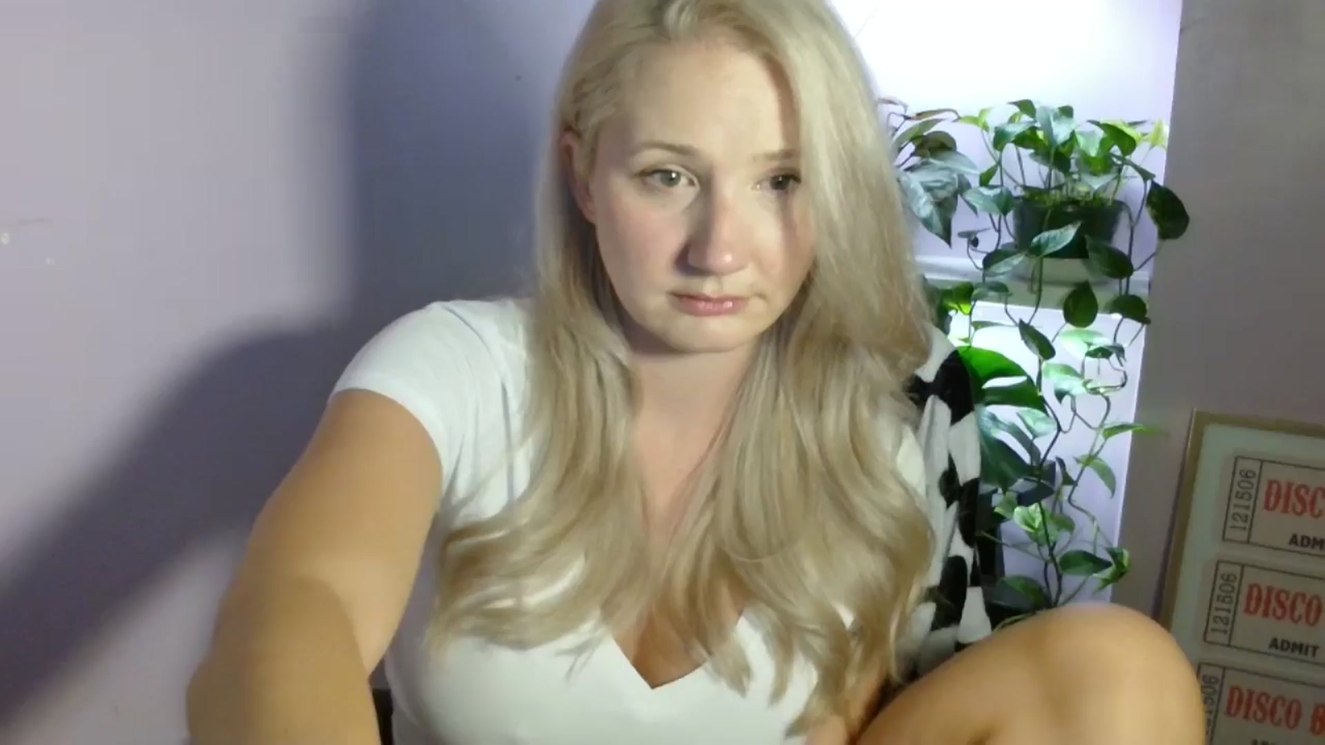 Gallery image thumbnail from EmmaHaze's myfreecams stream on, 09/13/2025, 04:33 image 14 of 20