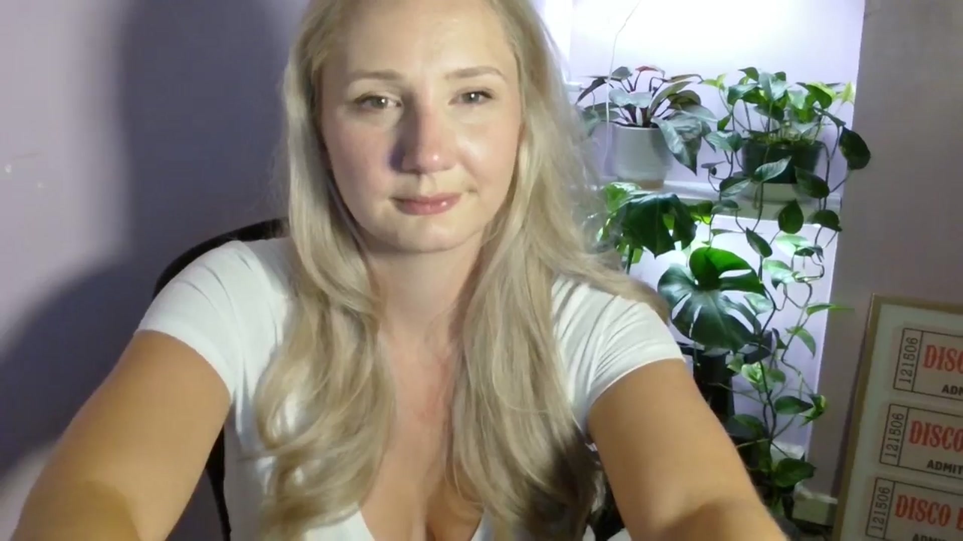 Gallery image thumbnail from EmmaHaze's myfreecams stream on, 09/13/2025, 04:33 image 6 of 20