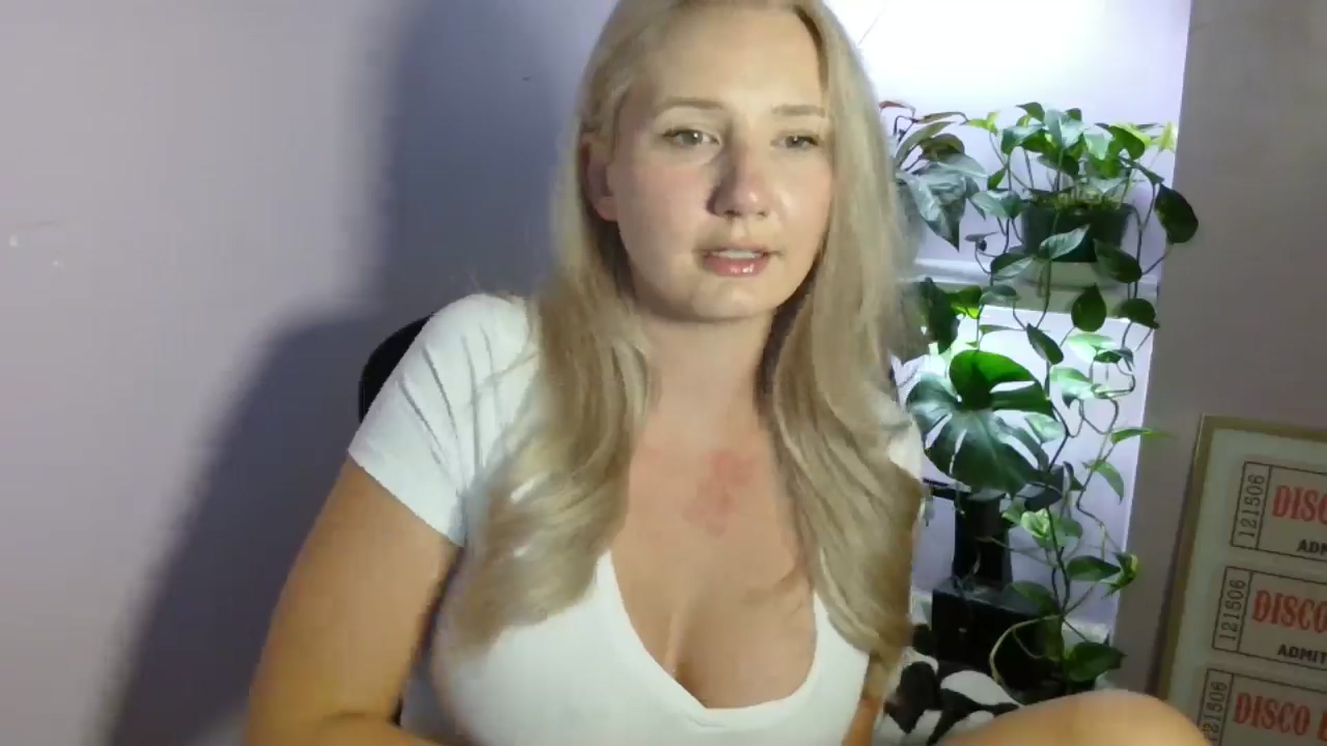 Gallery image thumbnail from EmmaHaze's myfreecams stream on, 09/13/2025, 04:33 image 11 of 20