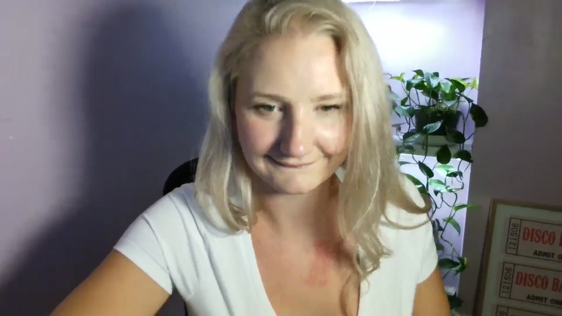 Gallery image thumbnail from EmmaHaze's myfreecams stream on, 09/13/2025, 05:08 image 19 of 20