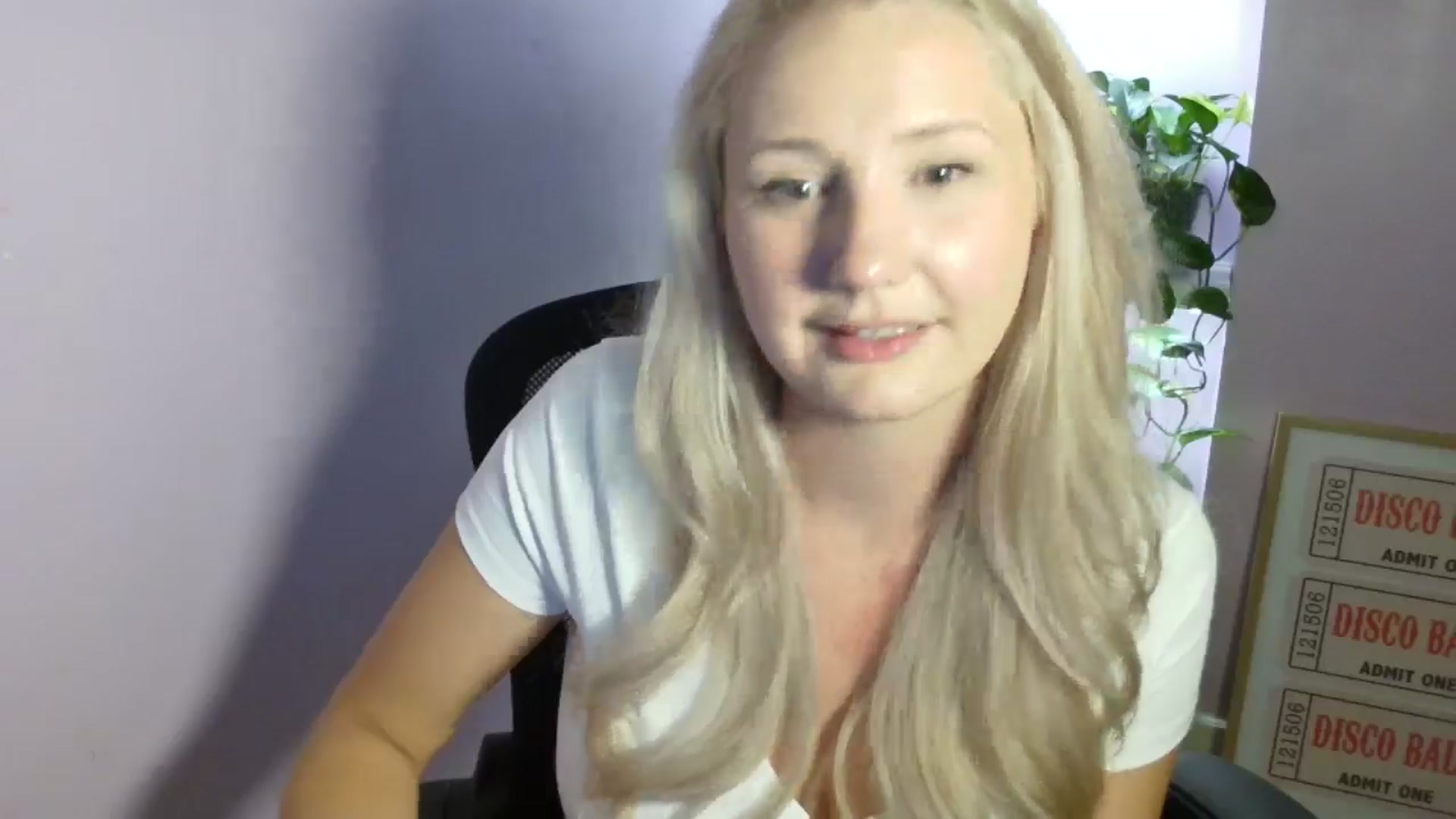 Gallery image thumbnail from EmmaHaze's myfreecams stream on, 09/13/2025, 05:08 image 15 of 20