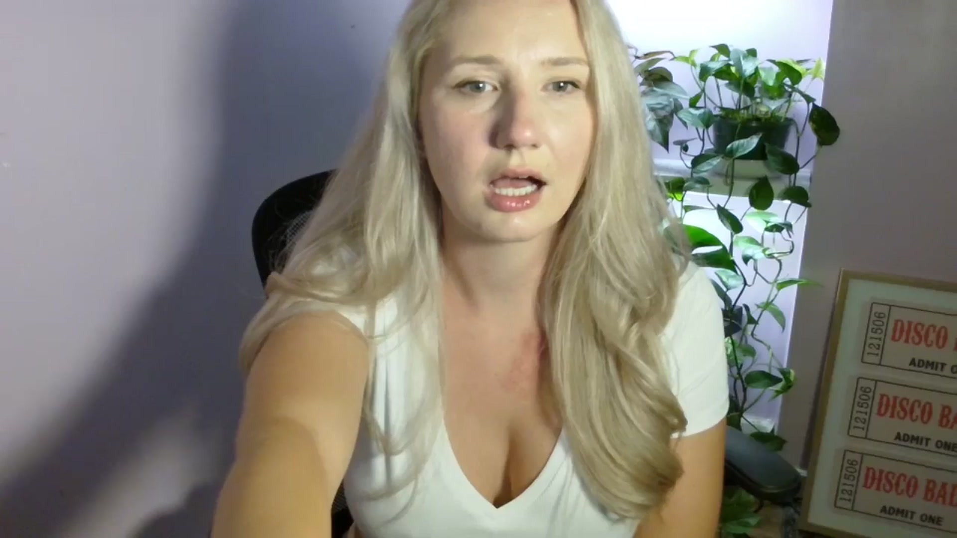 Gallery image thumbnail from EmmaHaze's myfreecams stream on, 09/13/2025, 05:08 image 5 of 20