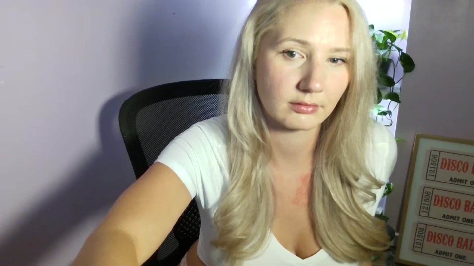 Gallery image thumbnail from EmmaHaze's myfreecams stream on, 09/13/2025, 05:08 image 10 of 20
