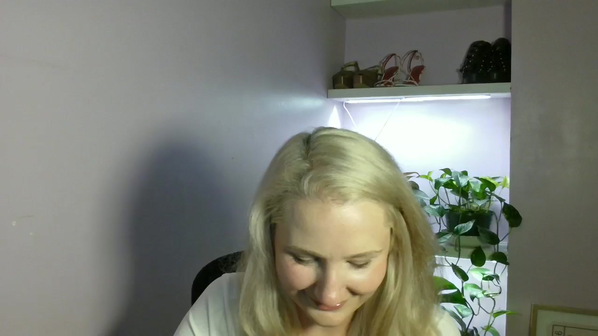 Gallery image thumbnail from EmmaHaze's myfreecams stream on, 09/13/2025, 05:08 image 16 of 20